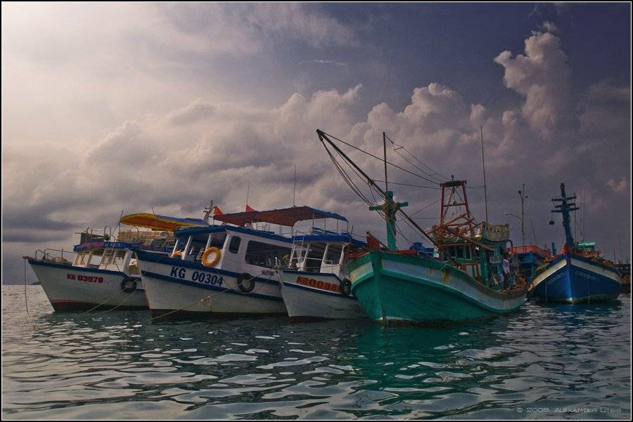 лодки,тучи,море,порт,причал,пирс,гроза, Александр Лицис