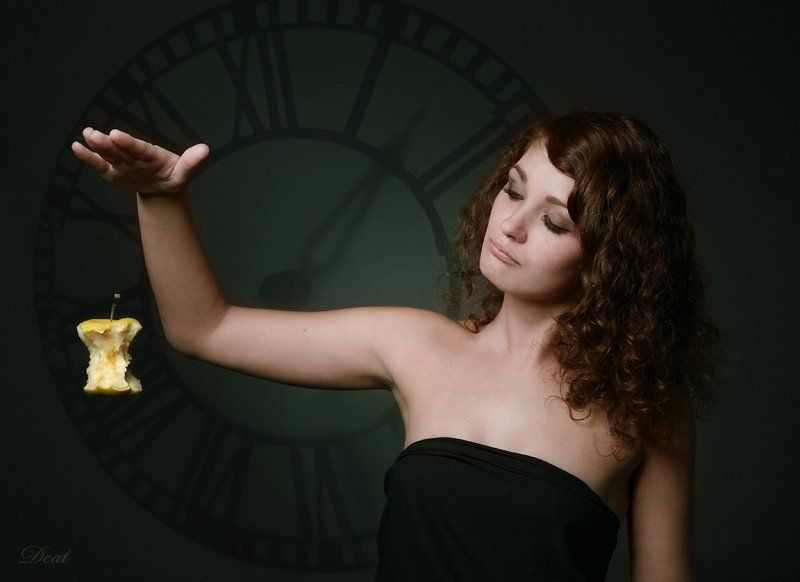 it\'s, time, for, magic, магия, девушка, время, чудес, яблоко, прошло, огрызок Время чудес прошло.. фото превью