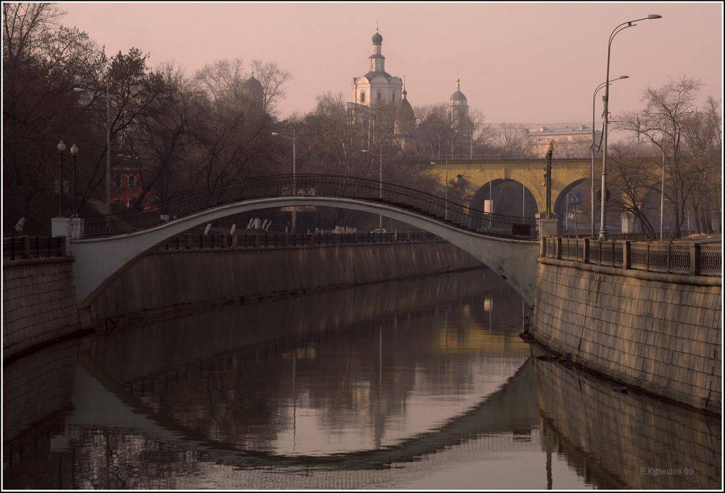 город,купола,москва,яуза,монастырь, церковь,кулешов,андронников, Кулешов Евгений
