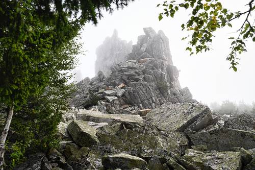 Каменный замок
