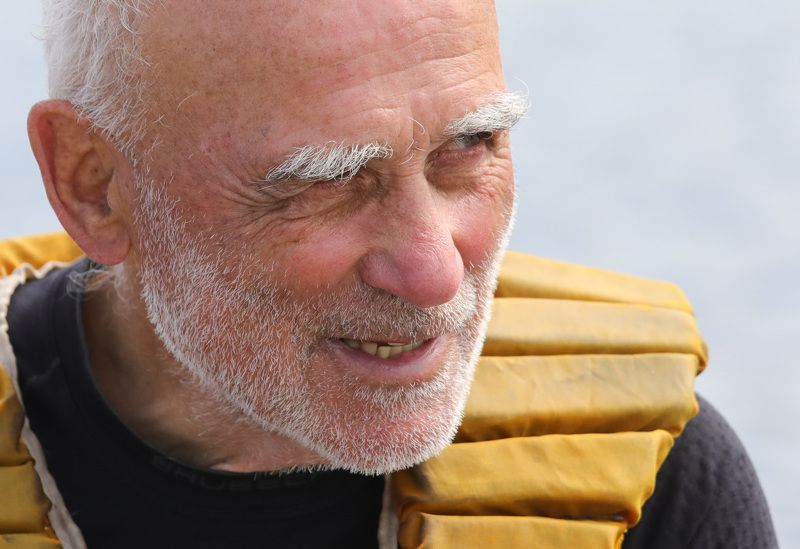 Старый пират снова в море. фото превью