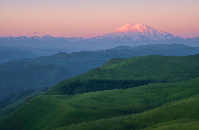 Нежность рассветного Эльбруса фото превью