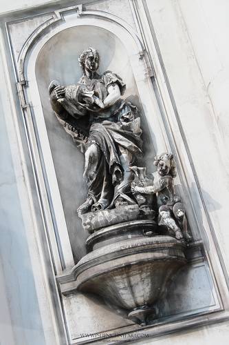 Фасад церкви Джезуати