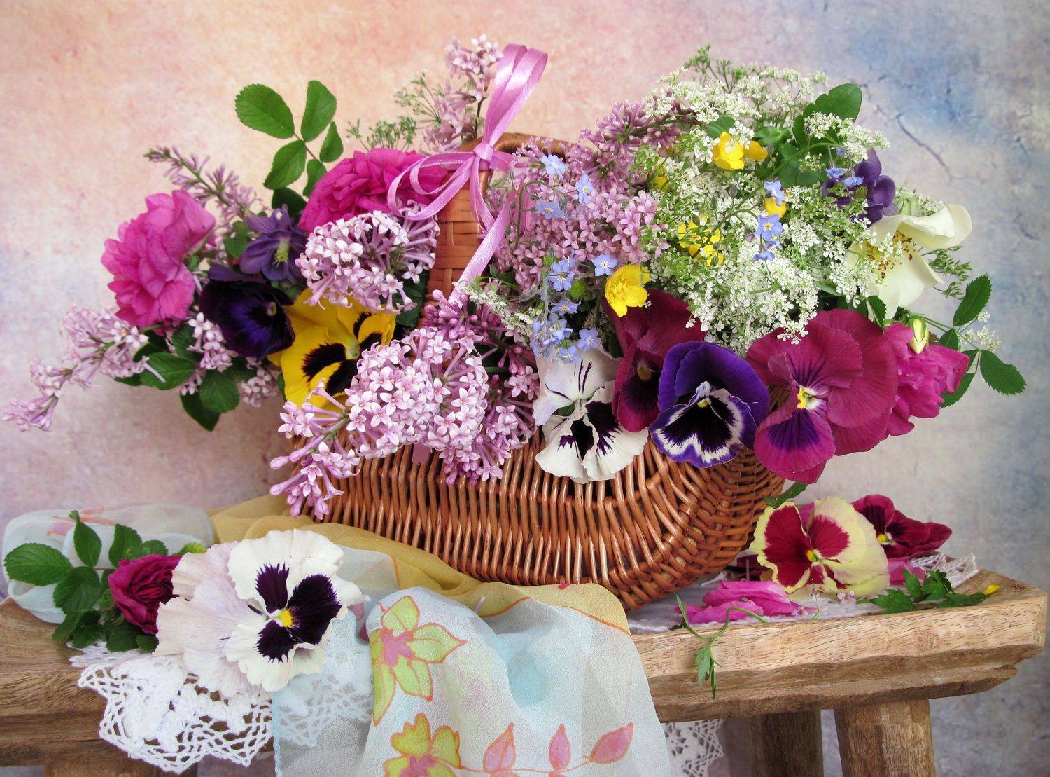 цветы, букет, анютины глазки, сирень, шиповник, лютики, сныть, корзина, салфетка, шарф, Наталия Тихомирова