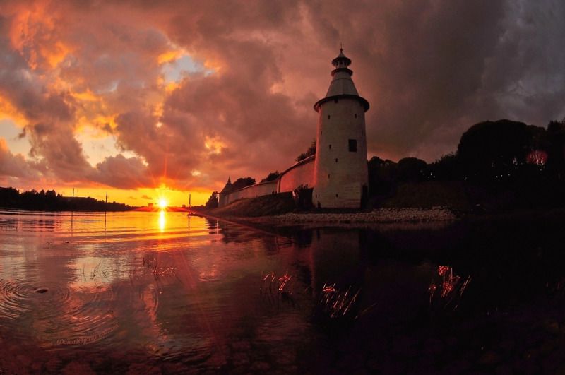 Тает небесный заката пожар! фото превью