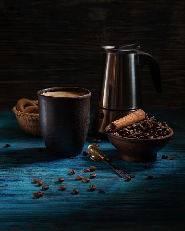 натюрморт, кофе, чашка, кофеварка, бублик Кофейный натюрморт фото превью