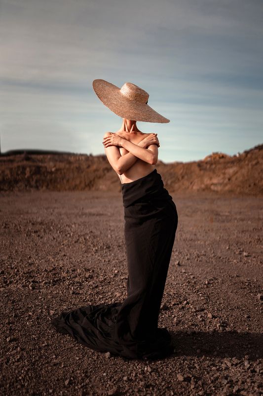 женский портрет, будуар, концептуальная фотография Lady in hat фото превью