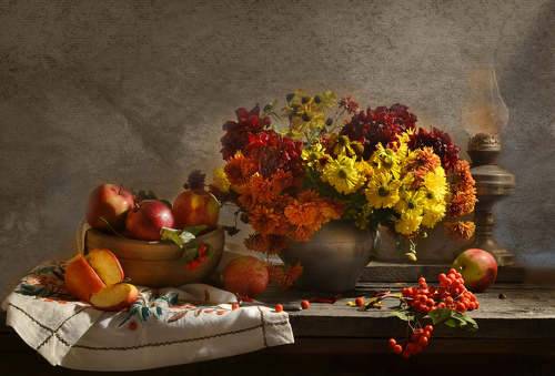 ...улетает лето с лепестками...