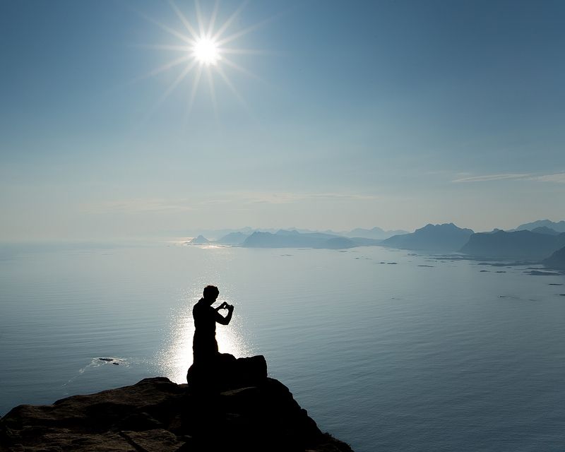 норвегия,хайкинг,лофотены Посмотреть вниз и улыбнуться фото превью