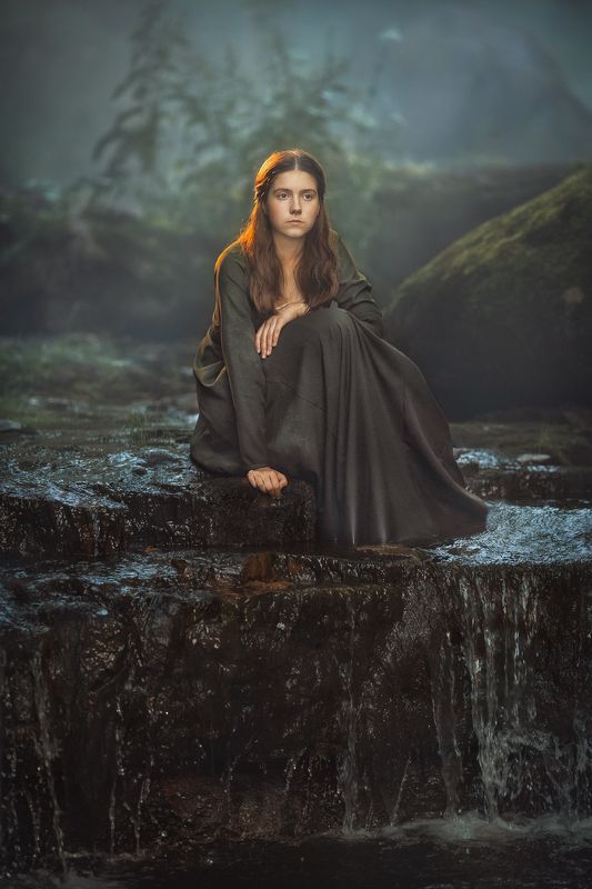 Девушка портрет женский портрет на природе В раздумьях фото превью