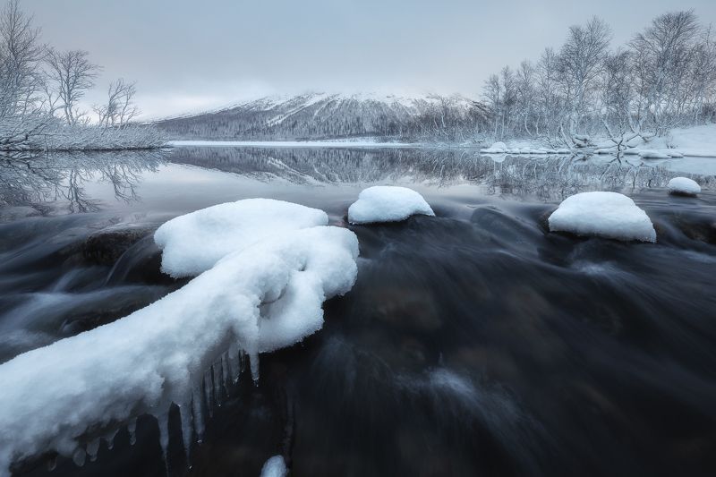 Кольский полуостров Озеро Малый Вудъявр. Хибины фото превью