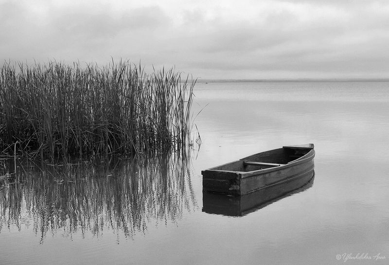 лодка, ч/б, черно-белое, минимализм, озеро, неро, ростов *** фото превью
