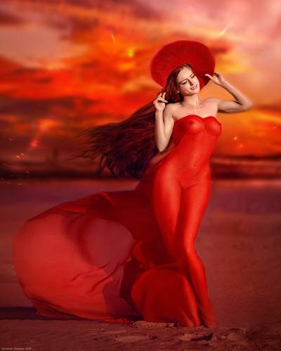 Девушка в красном