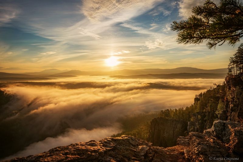 золотая осень, рассвет, утро, туман, горы, летний пейзаж, айгир, караташ Золотой рассвет фото превью