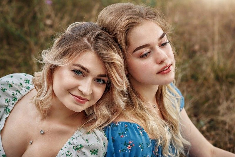 сестрички, девушки Сестрички фото превью