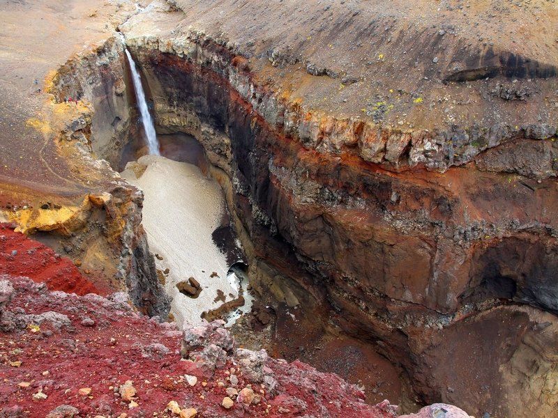 Красный опасный фото превью