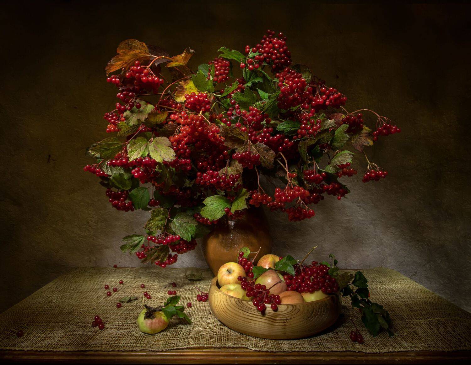 натюрморт, калина, яблоки, Феденкова Татьяна