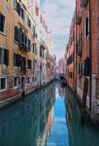 А вот Венеция весной...