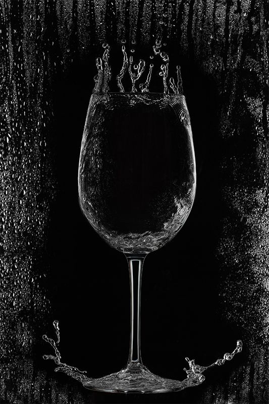 бокал, капли, корона. Бокал фото превью