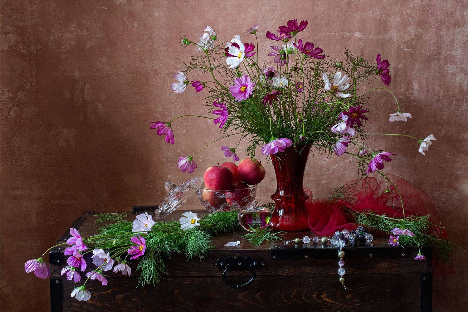 миламиронова, фотонатюрморт, натюрмортсцветами, цветы, букет, космея, яблоки, бусы, осень, сентябрь, Миронова Мила