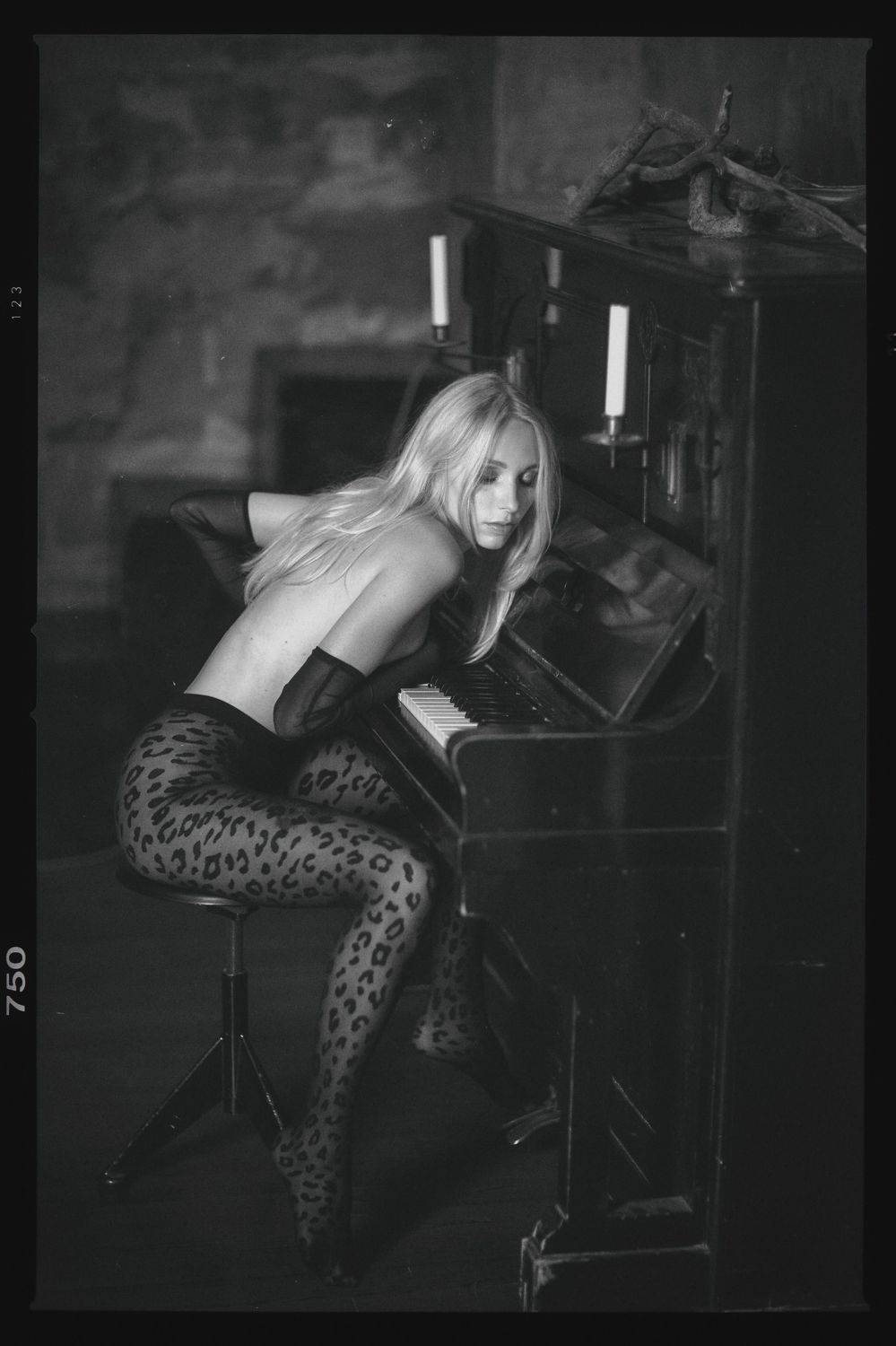 девушка,жанр,портрет,фотография,модель,арт,portrait,photography, middle,nature,soul,свет,girl,canon 35mm, woman,monochome,ню,гламур, Мыльников Павел