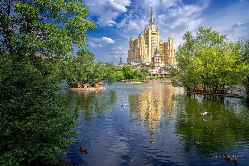 москва, высотка на кудринской, город, пруд, архитектура Высотка на Кудринской⁠⁠ фото превью