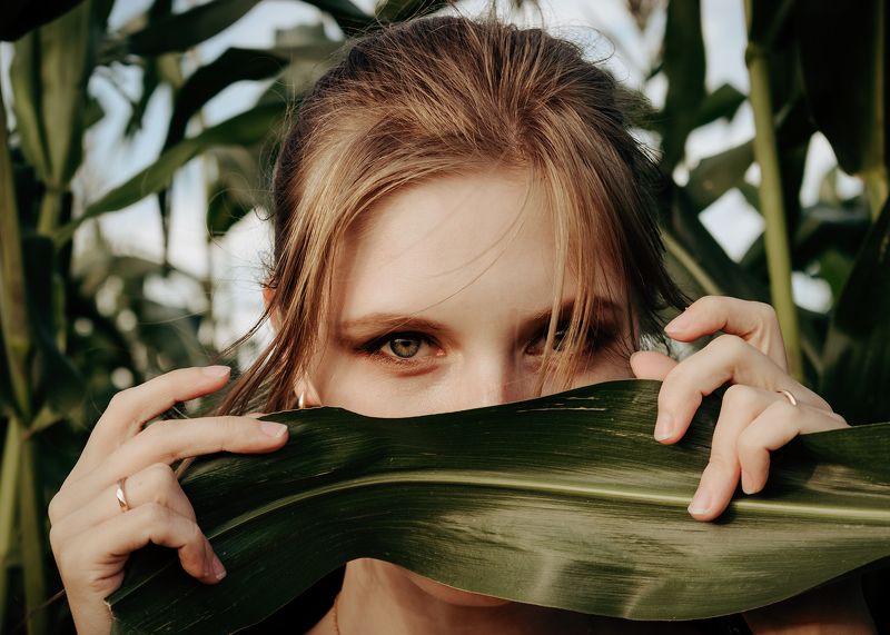 женский портрет  Divina  фото превью