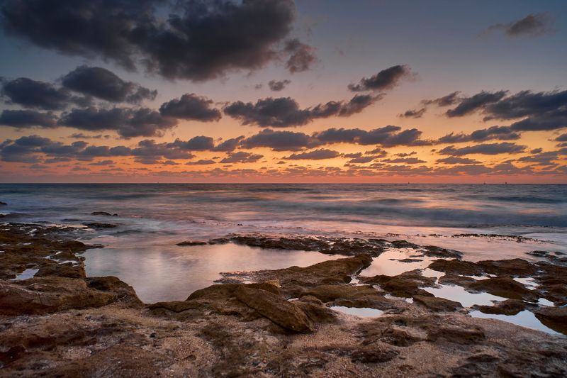 Закат на Средиземном море фото превью