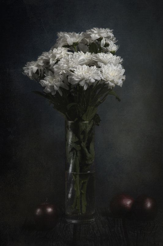 Хризантемы и яблоки фото превью