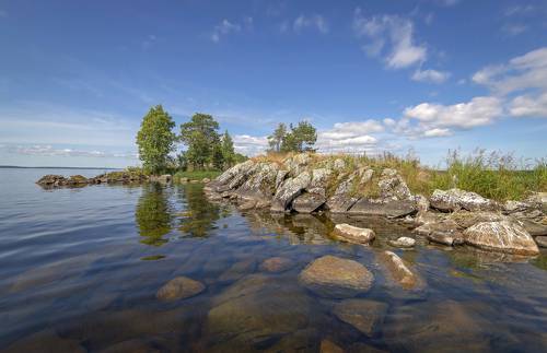 Каменистый остров