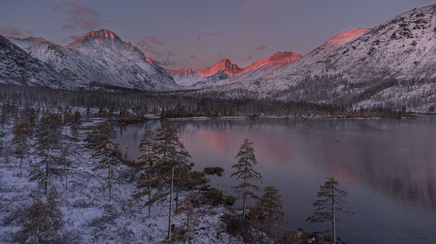 пейзаж, осень, озеро, озеро Джека Лондона, природа, горы, лес, Россия, природа России, nature, landscape, lake, Russia, autumn, снег, рассвет, восход, snow, dawn, Вощан Ольга