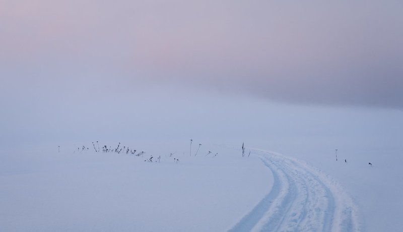 Снежный минимализм фото превью