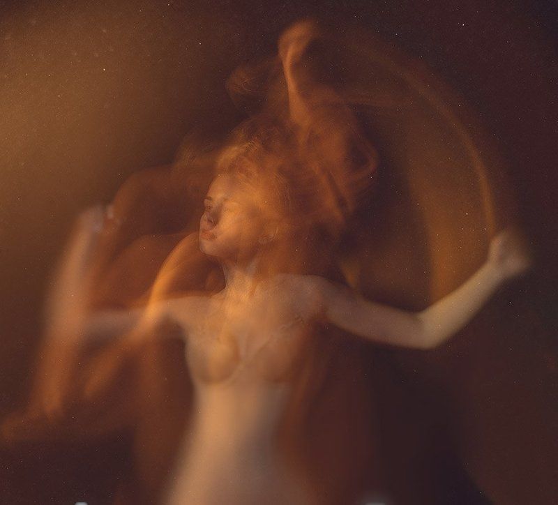 Немного света и движенияphoto preview