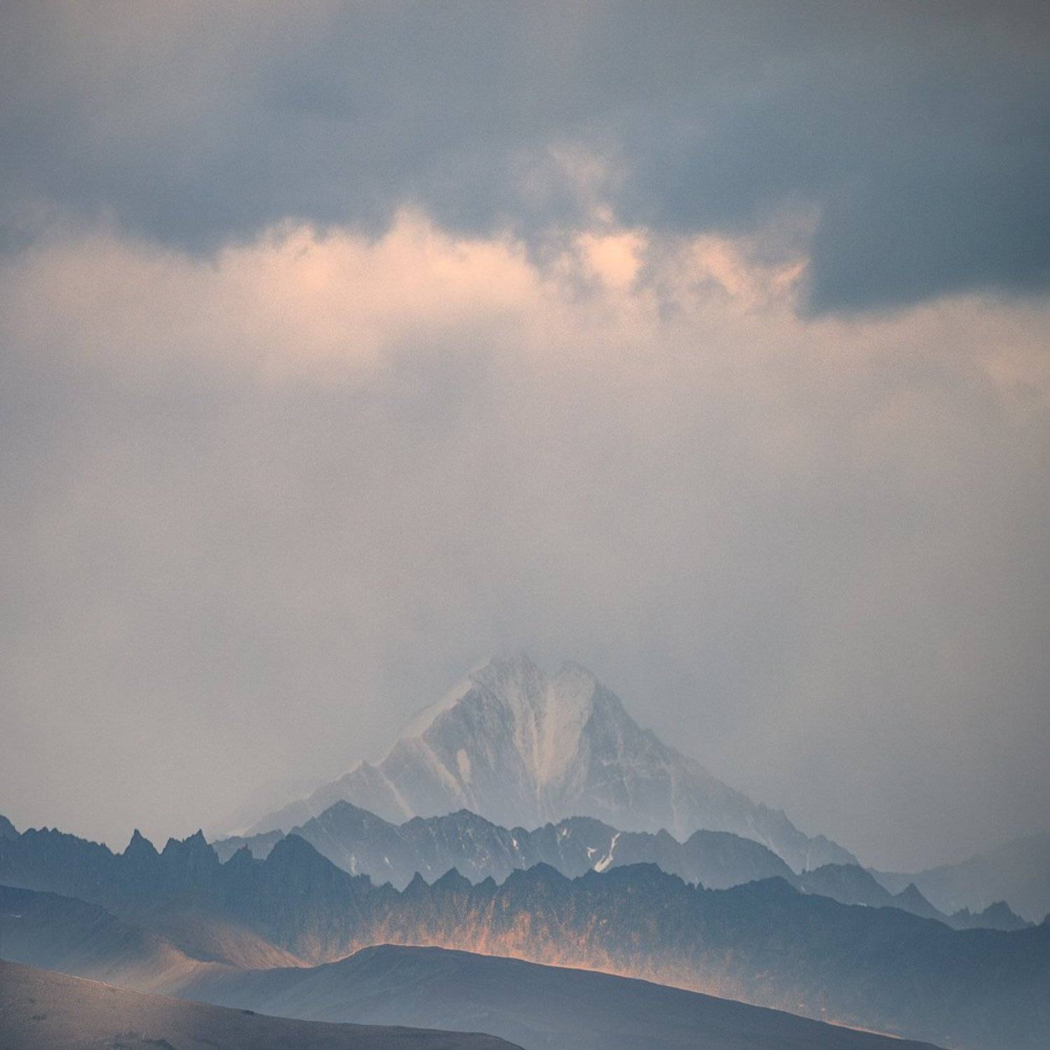иикту, алтай, большой, вершина, вечер, высокий, горы, красивый, крутой, недоступный, пейзаж, пик, сибирь, трудный, хребет, южно-чуйский, хребет, Дмитрий Антипов