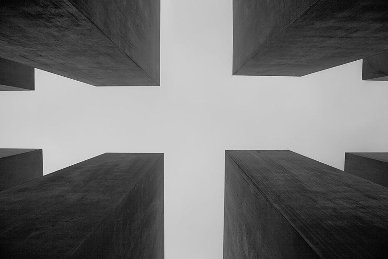holocaust memorial cross фото превью