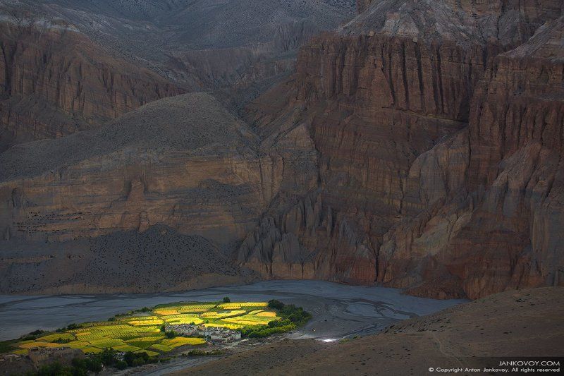 Колыбель жизни (Верхний Мустанг) фото превью
