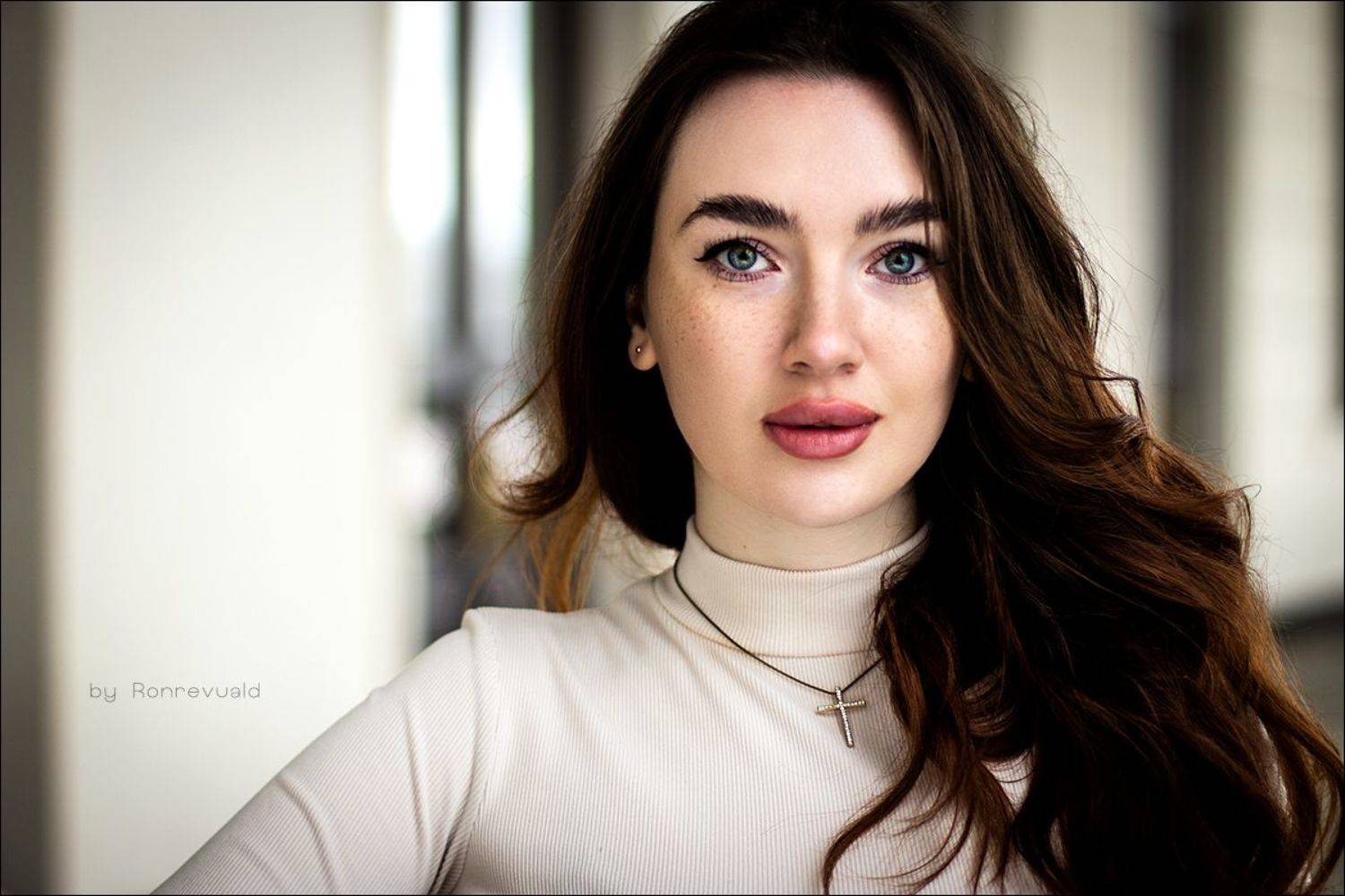 girl,woman,eyes,beauty,portrait,fashion,light,девушка,портрет,москва,свет, глаза, Ronrevuald