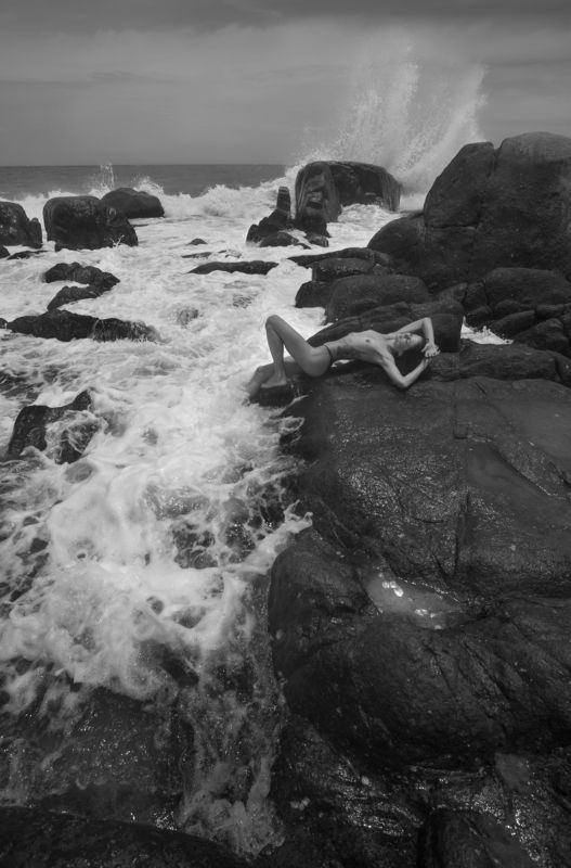 nue Naked Lonely фото превью