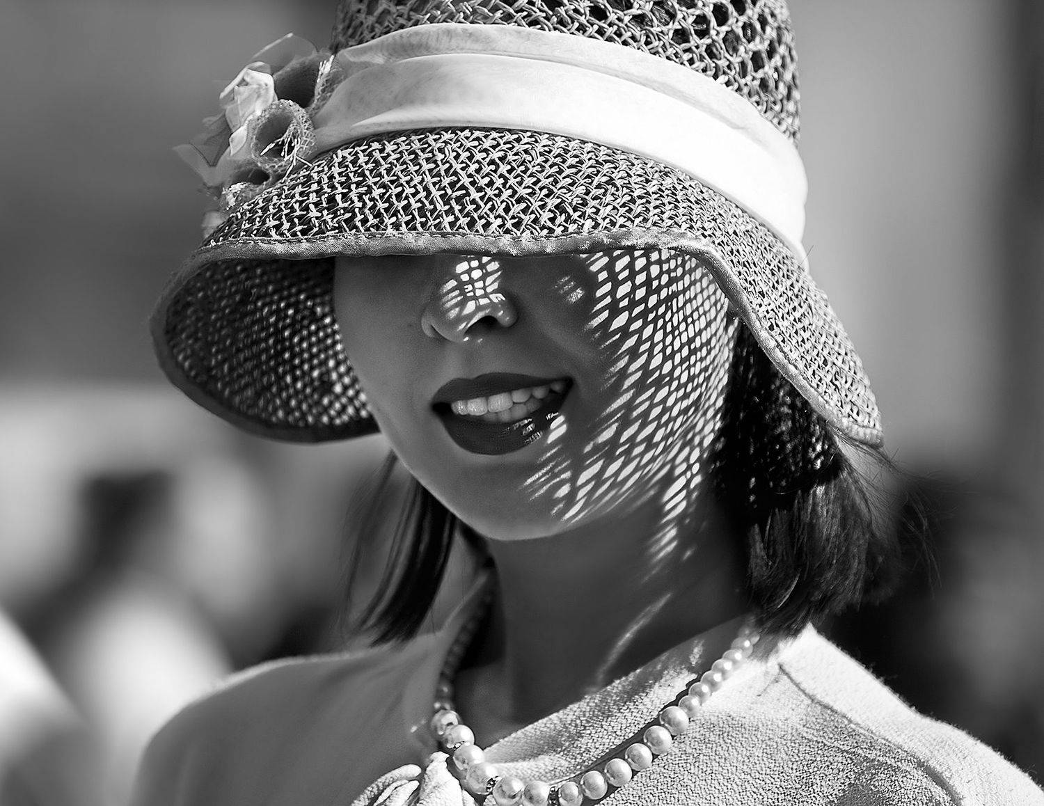 чб фото,день города, девушка,  уличная фотография, жанровый портрет, Vera Trandina