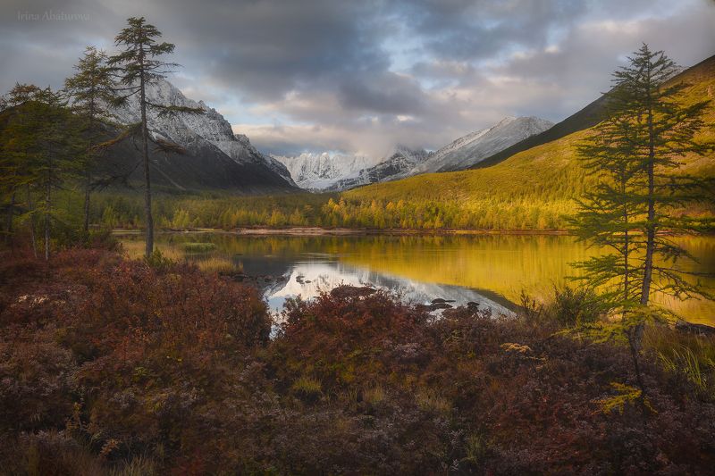озеро джека лондона, колыма, магадан, осень, горы, отражение, озеро Утро на озере Невидимка фото превью