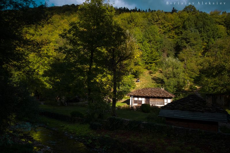 gabrovo,bulgaria,etara,green,forest,tree,river,light,house,old,culture, White фото превью