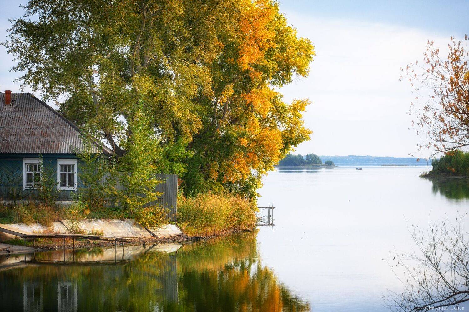 пейзаж, озеро, урал, дом, вода, осень, Евгений Гецев