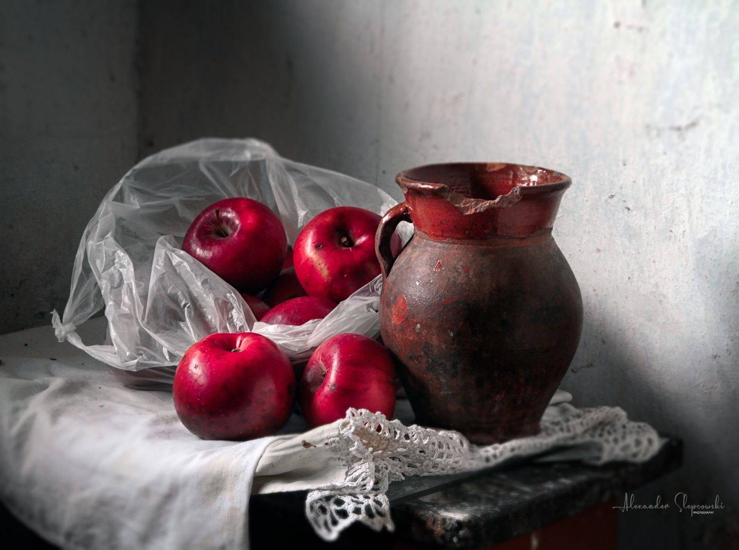 apple, Alexander Slepcowski