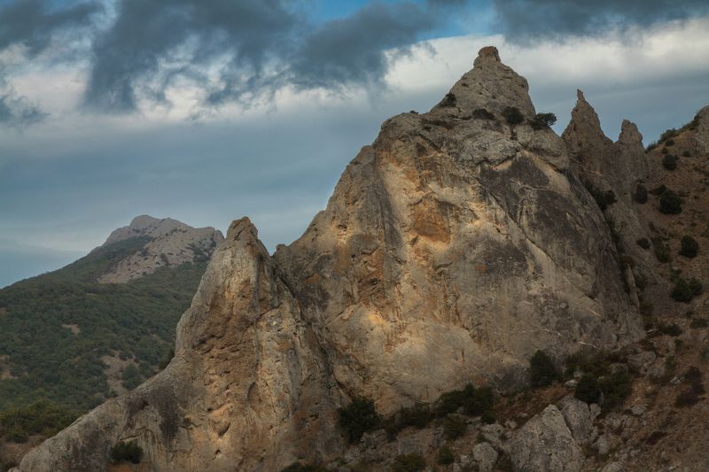 горы, скала, камень Зубастые пики фото превью