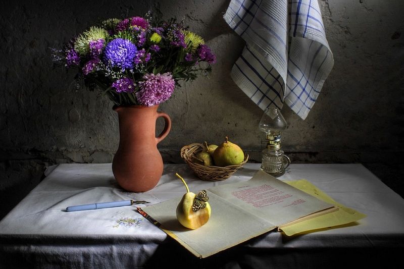 натюрморт, груши, книга, бабочка, цветы, На исходе лета… фото превью