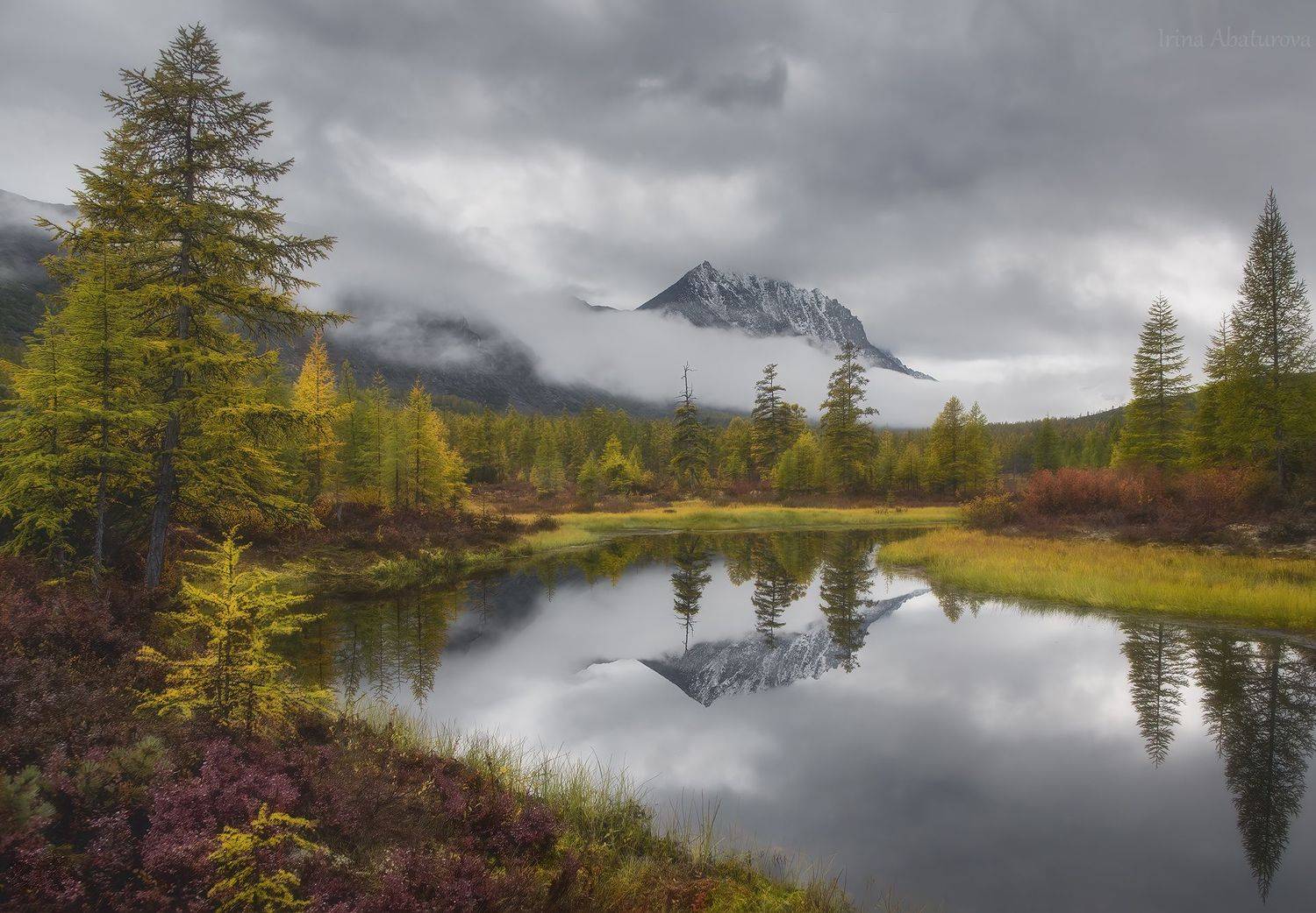 озеро джека лондона, магаданская область, колыма, невидимка, горы, озеро, отражение, осень, туман, Ирина Абатурова