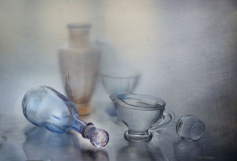 Стеклянно-туманный натюрморт фото превью