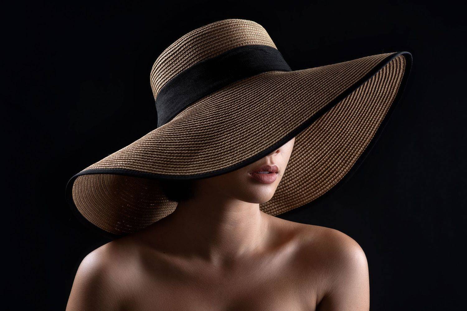 asian, vietnam, vietnamese, portrait, face, young, women, female, studio, hat, lowkey, low-key, light, half face, Nguyen Hoang Viet