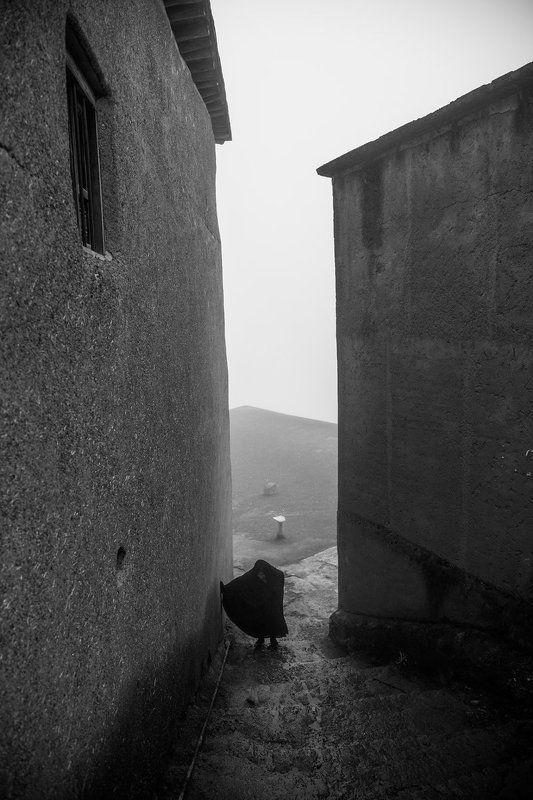 ALONE фото превью