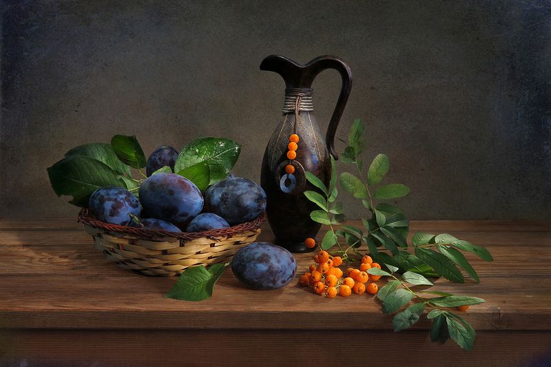 Сливы и рябина фото превью